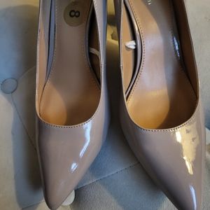 Womens Calvin Klein size 8 tan heels